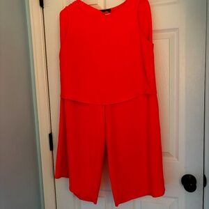 Orange 2 pc top bottom set. Excellent condition. Size M.